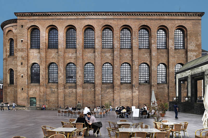 Kurzurlaub im 4-Sterne Hotel Weis – Besichtigung der konstantin Basilika in Trier