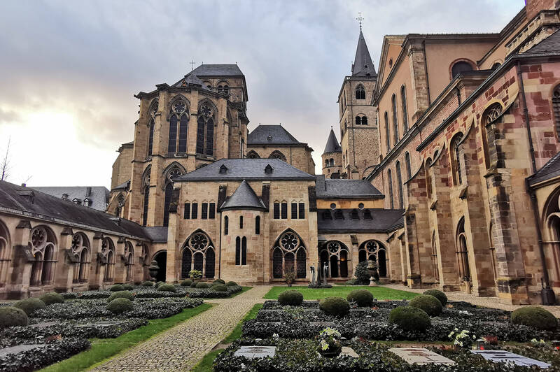 St. Peter Dom in Trier erkunden mit Übernachtung im Aktivhotel Weis in Mertesdorf